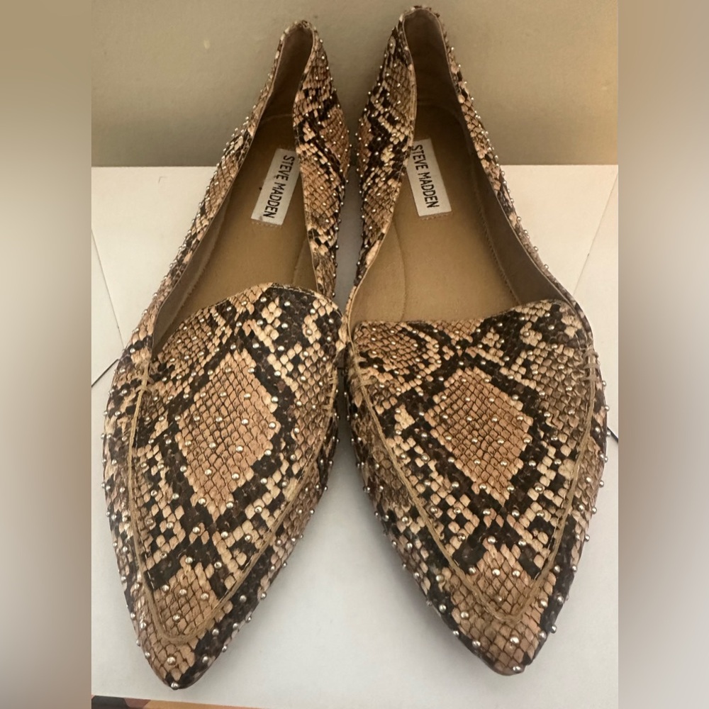 Steve Madden Snakeskin Studded Pattern Flats - Tan and Black- 9.5